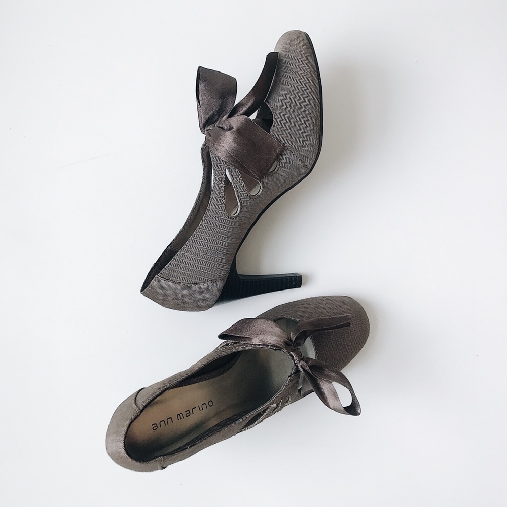 Vintage heel!